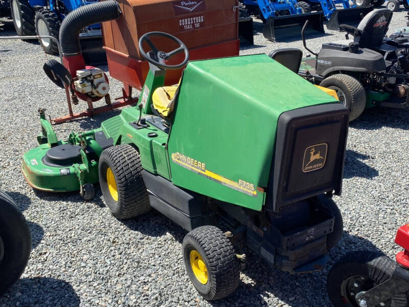 John Deere F735