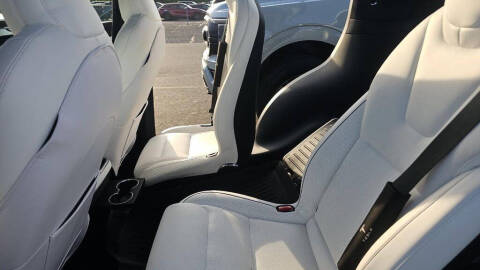 2025 Tesla Model X Plaid