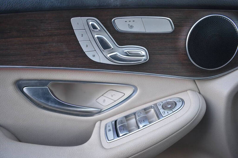 2020 Mercedes-Benz GLC GLC 300