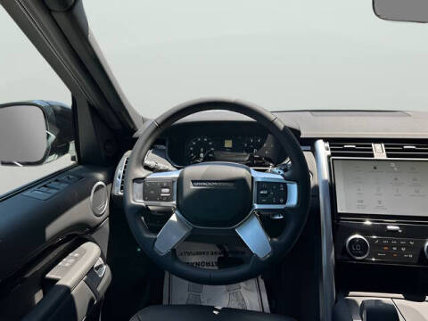 2025 Land Rover Discovery P300 S