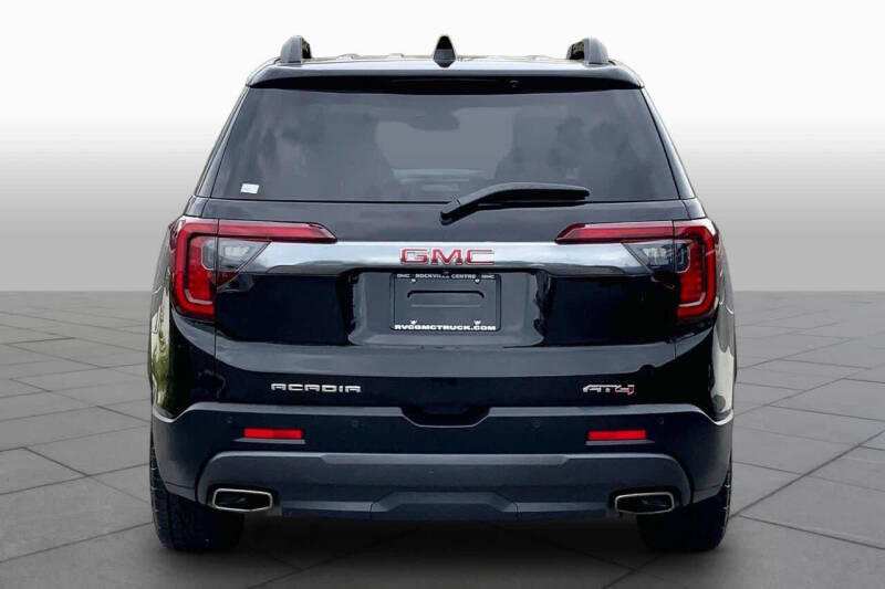 2023 GMC Acadia AT4