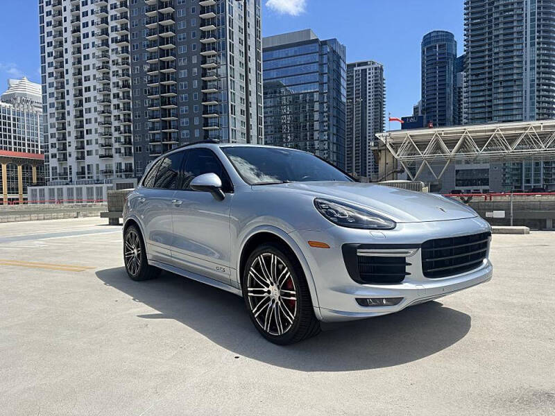 2016 Porsche Cayenne GTS