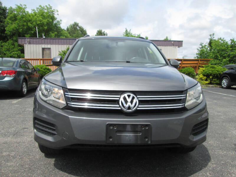 Volkswagen Tiguan's photo