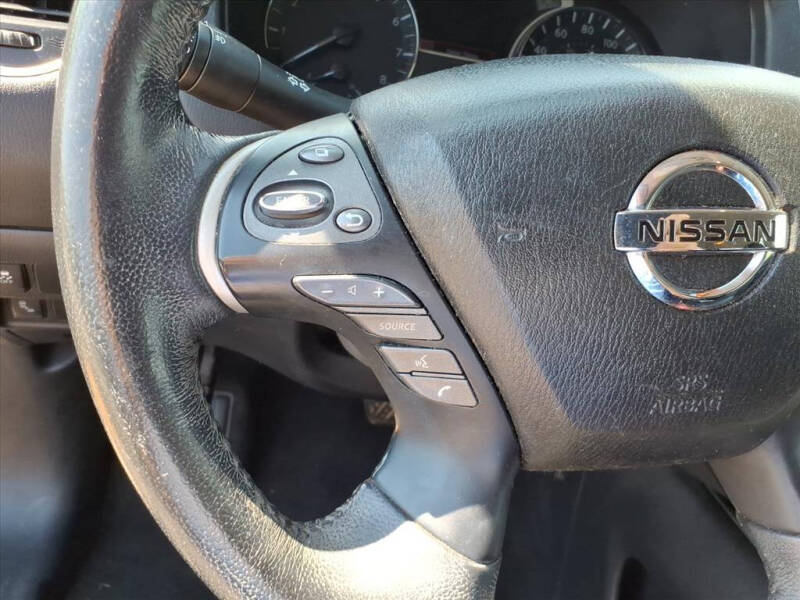 2020 Nissan Pathfinder SV