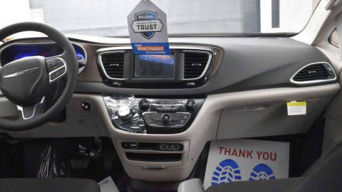 2024 Chrysler Voyager LX