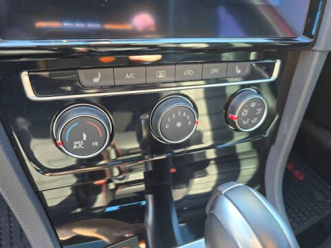 2021 Volkswagen Golf GTI SE