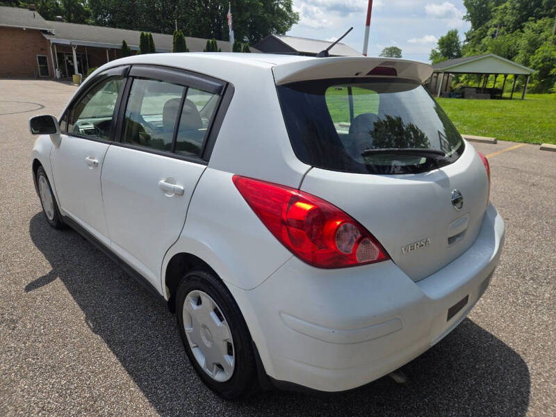 2009 Nissan Versa 1.8 S
