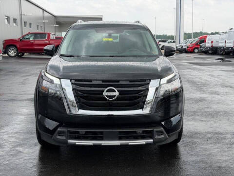 2025 Nissan Pathfinder SL