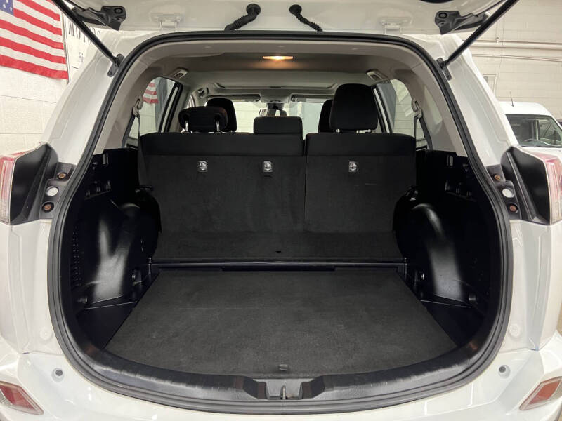 2017 Toyota RAV4 Hybrid XLE