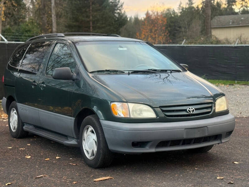 2001 Toyota Sienna LE