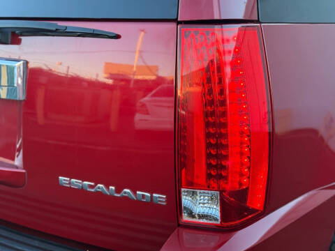 2011 Cadillac Escalade Premium