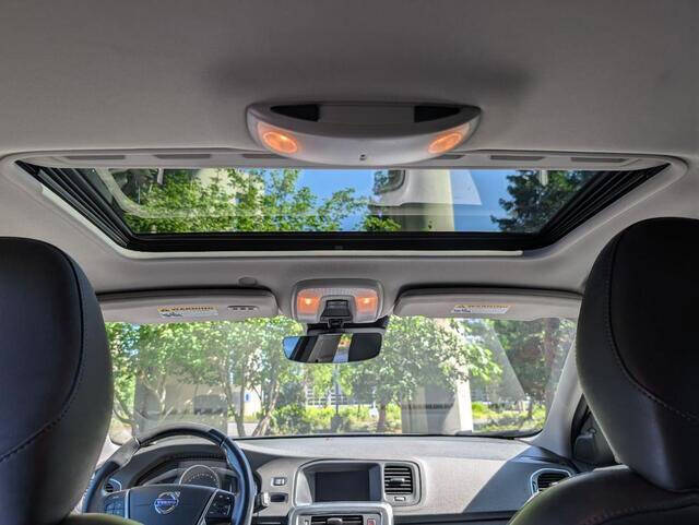 2018 Volvo V60 Cross Country T5 Premier