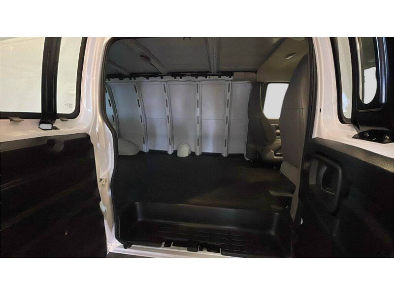 2025 GMC Savana 3500