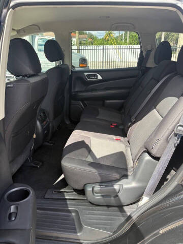 2019 Nissan Pathfinder SV