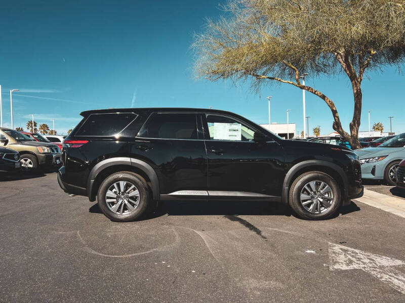 2025 Nissan Pathfinder S