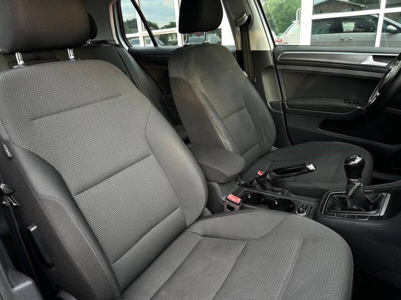 2019 Volkswagen Golf S