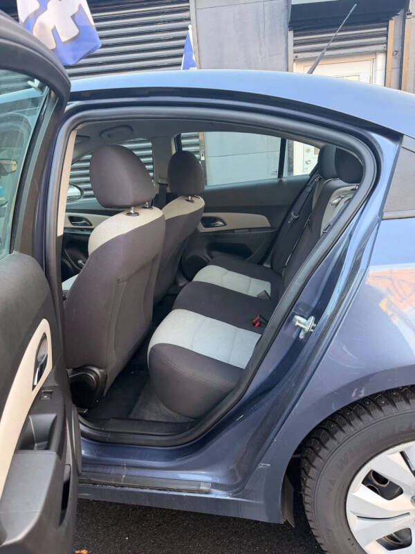 2014 Chevrolet Cruze LS Manual