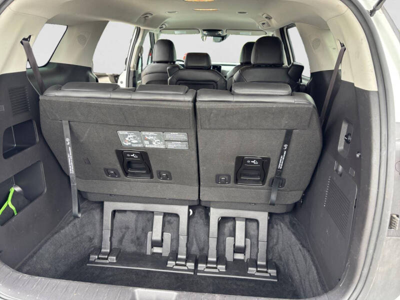 2025 Kia Carnival LXS