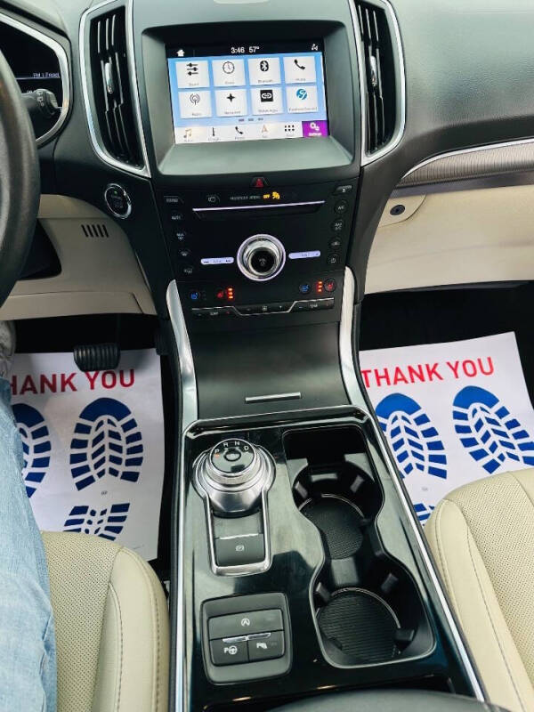 2019 Ford Edge Titanium