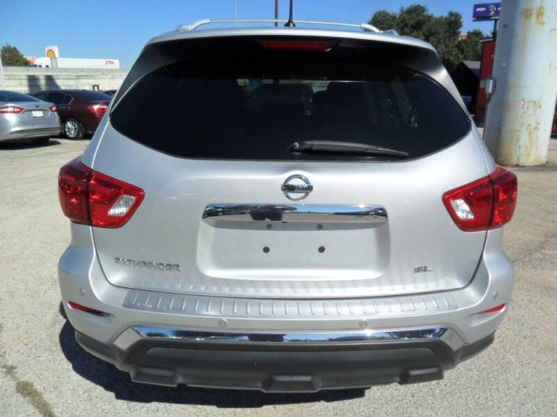 2017 Nissan Pathfinder SL