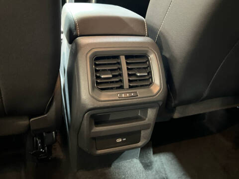 2023 Volkswagen Taos SE 4Motion