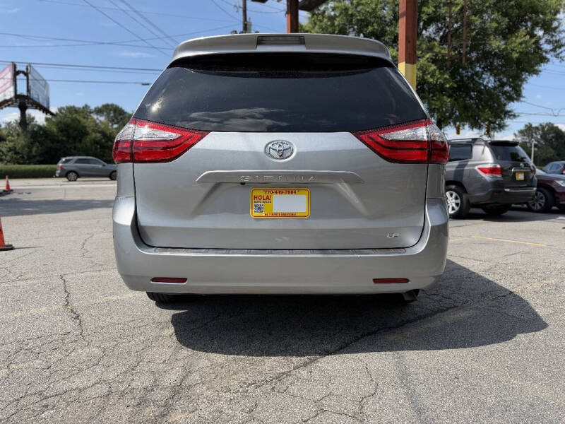 2015 Toyota Sienna LE 8-Passenger