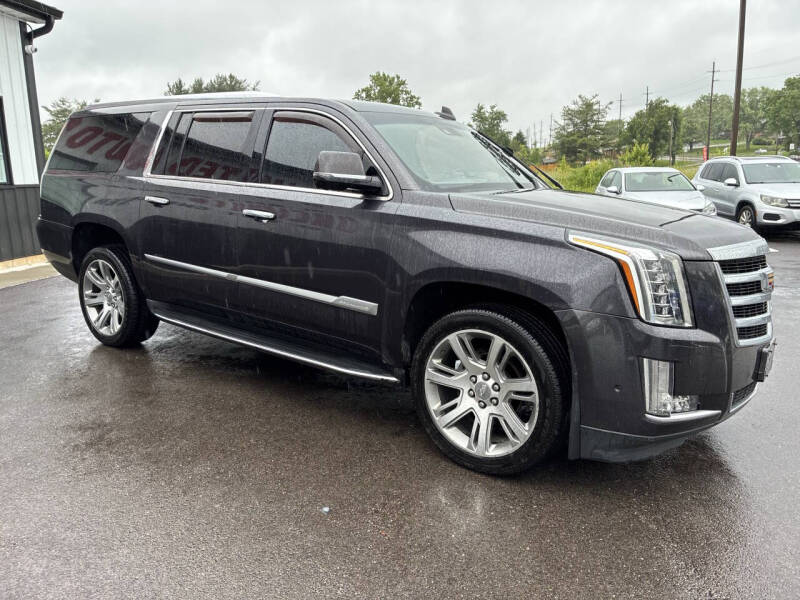 2017 Cadillac Escalade ESV Luxury