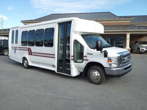 2017 Ford E-Series E-450 SD