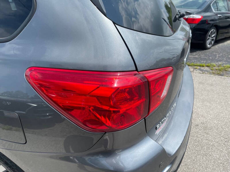 2020 Nissan Pathfinder SL