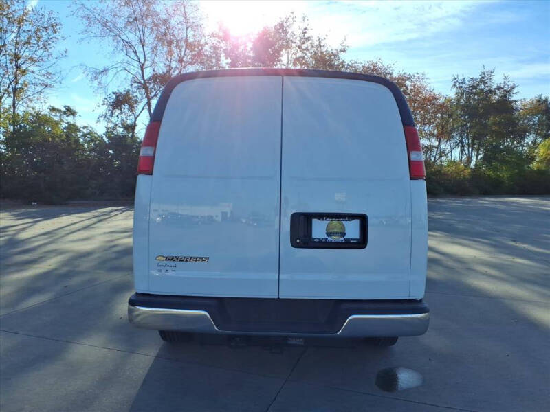2025 Chevrolet Express 2500