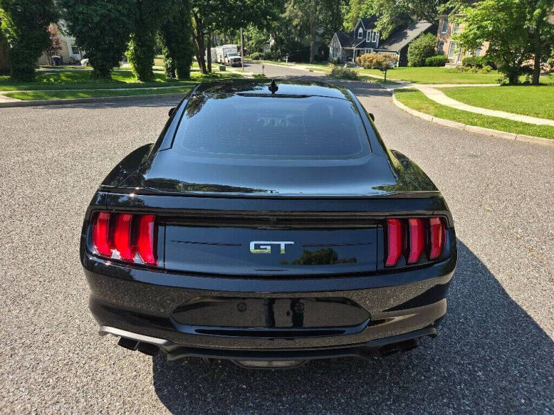 2022 Ford Mustang