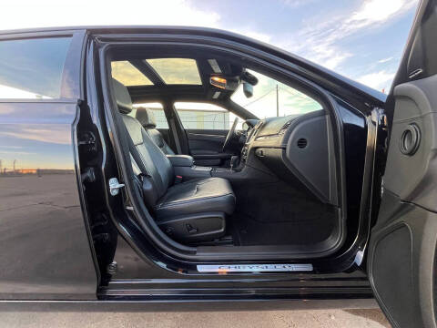 2014 Chrysler 300 C John Varvatos Limited Edition