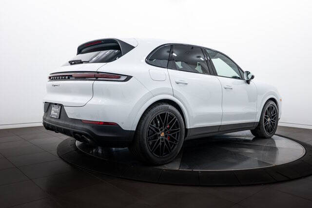 2025 Porsche Cayenne S