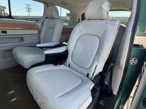 2025 Volkswagen ID. Buzz Pro S Plus 4Motion