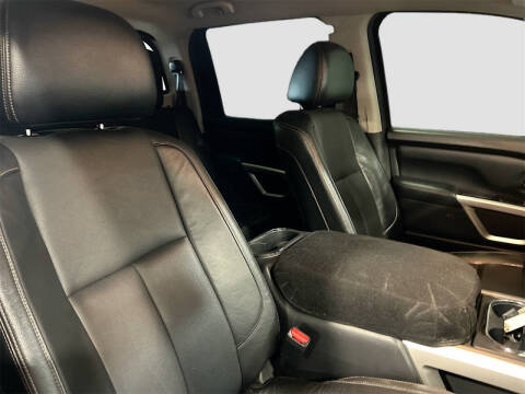 2017 Nissan Titan SL