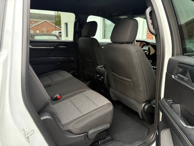 2025 GMC Acadia Elevation