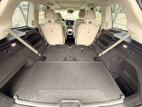 2020 Volvo XC90 T6 Momentum 6-Passenger