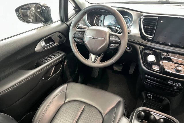 2024 Chrysler Pacifica Plug-In Hybrid