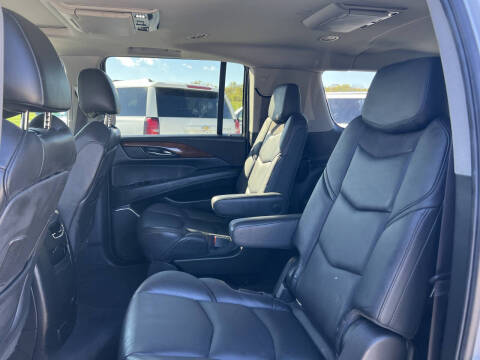 2017 Cadillac Escalade ESV Luxury