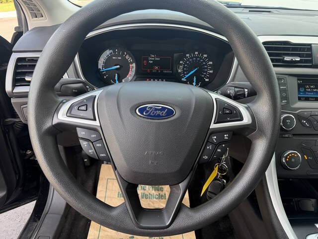 2016 Ford Fusion SE