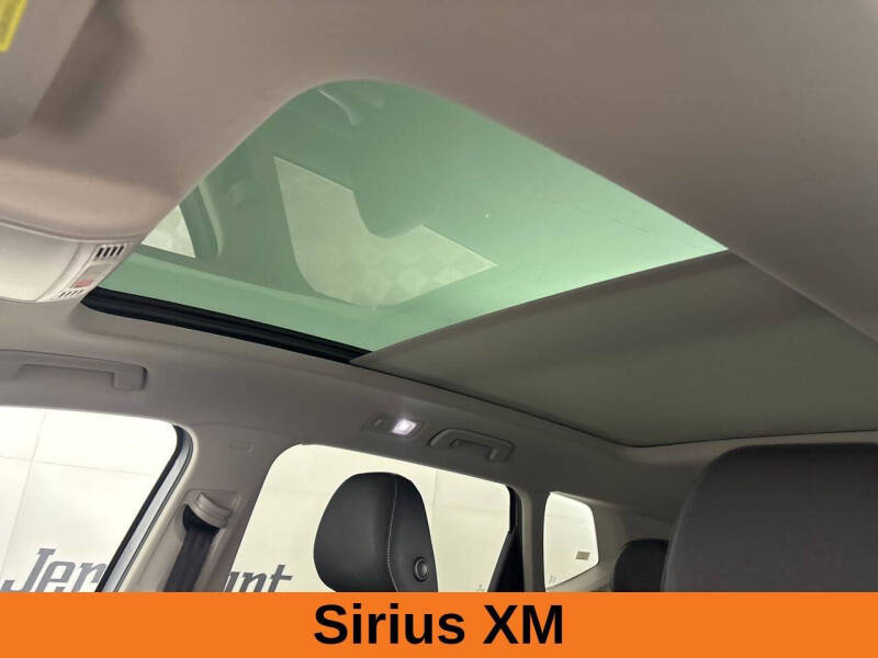 2024 Volkswagen Taos SE 4Motion