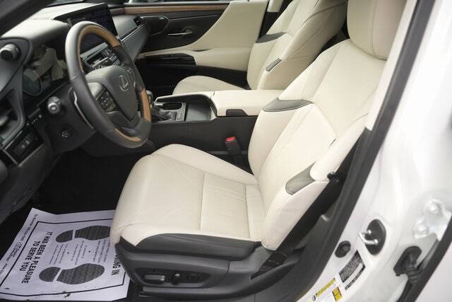 2024 Lexus ES 350 Ultra Luxury