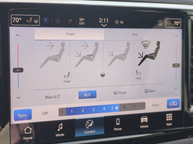 2026 Chrysler Pacifica Select