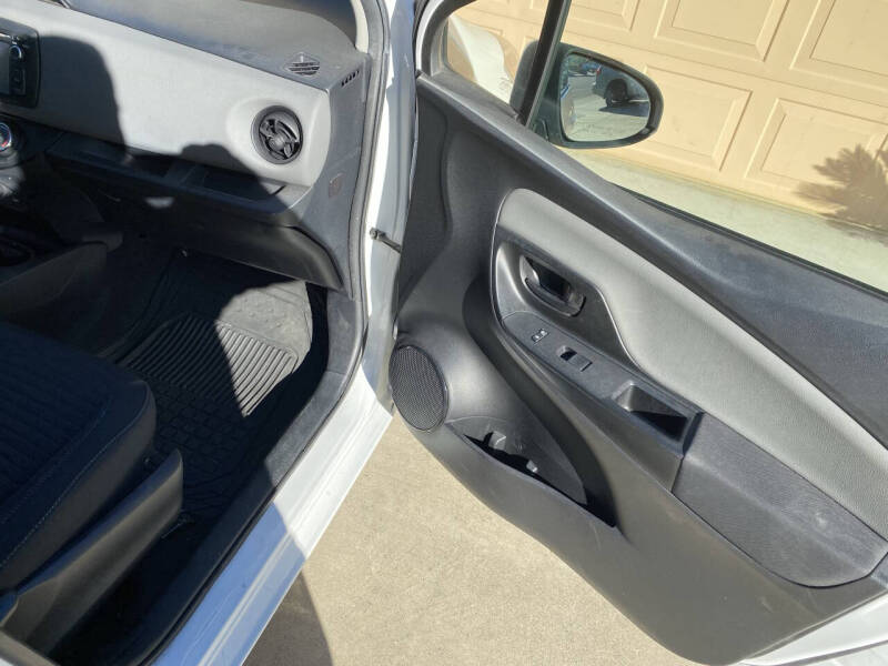 2018 Toyota Yaris 5-Door LE