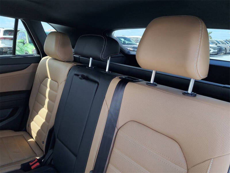 2026 Volkswagen Atlas Cross Sport SEL R-Line Black 4Motion