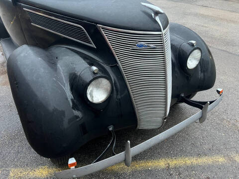 1937 Ford Deluxe