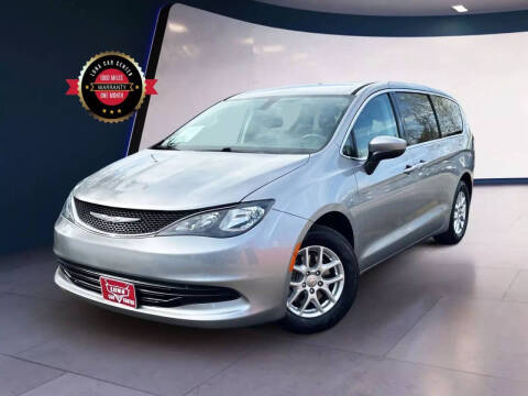 2017 Chrysler Pacifica for sale at LUNA CAR CENTER in San Antonio TX