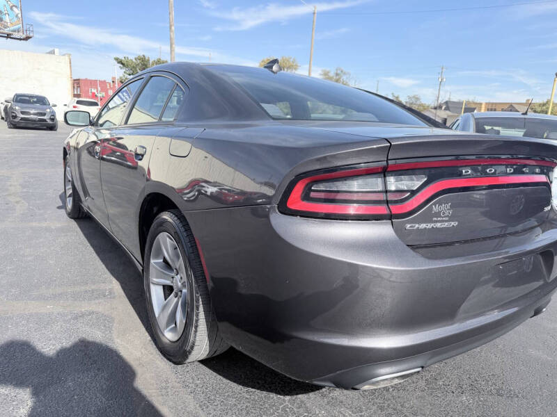2017 Dodge Charger SXT