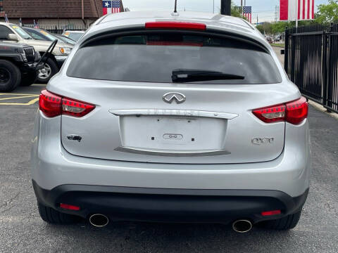 2017 Infiniti QX70