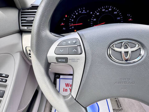 2010 Toyota Camry LE